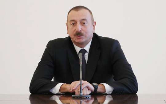 Prezident Keniya liderini təbrik etdi