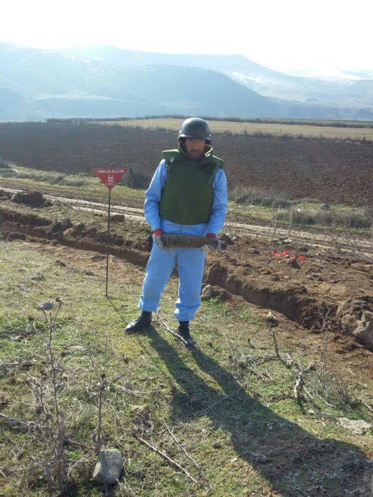 Qazaxda iki top mərmisi tapıldı - FOTO