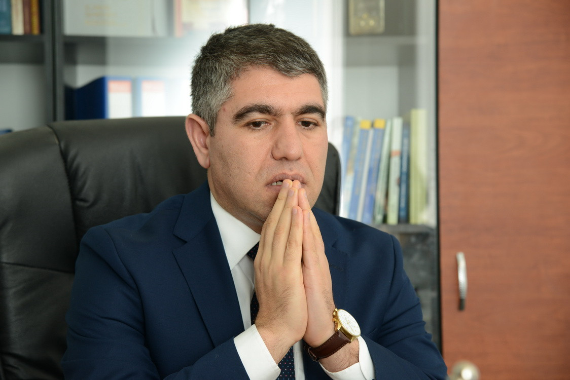 Bu il manat nə qədər bahalaşacaq? – Ekspert