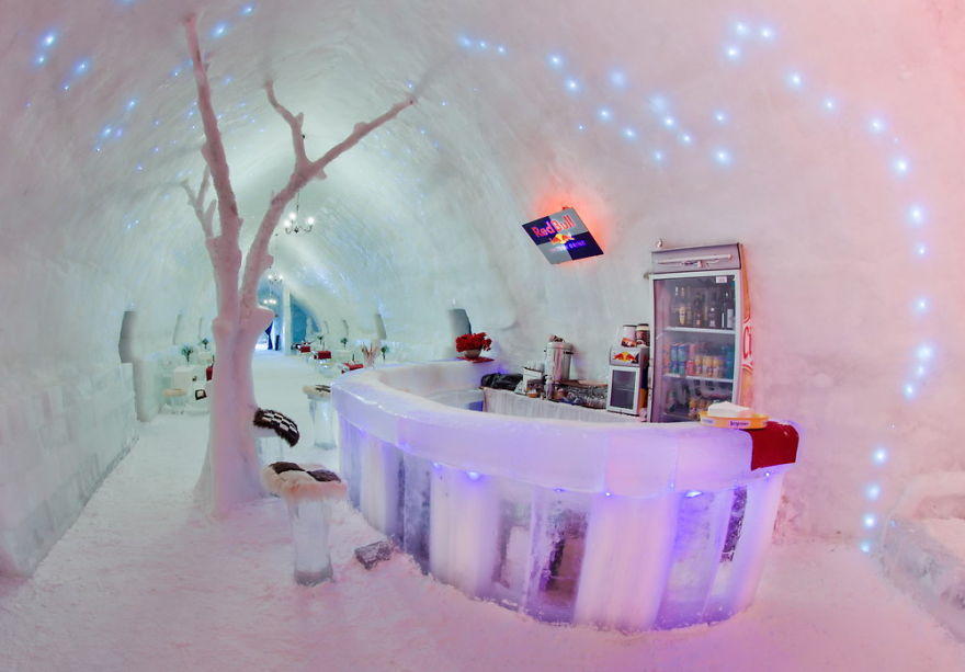 Turistlər üçün "Buz otel" istifadəyə verildi