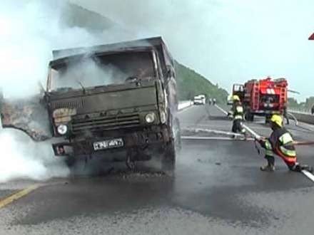 Gədəbəydə “KAMAZ” yandı