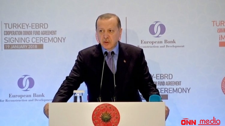 Ərdoğanın çıxışı zamanı gözlənilməz hadisə - Foto