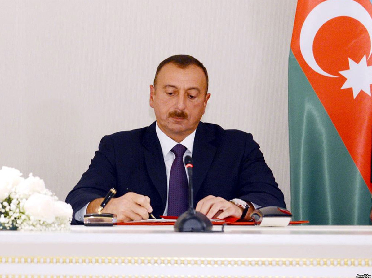 Prezidentin səfir təyin etdiyi İsmayılov kimdir?