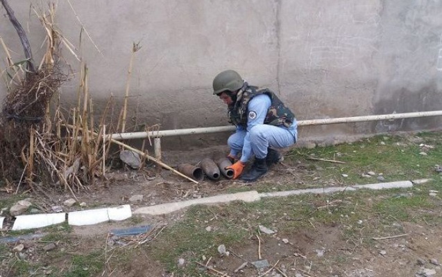 “Beton zavod”unda top mərmiləri tapılıb - Foto