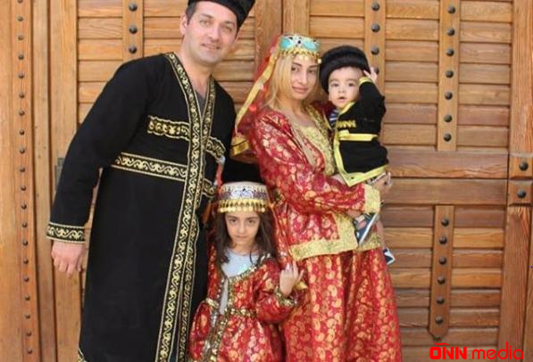 Aktyor ailəsi ilə fotosunu paylaşdı