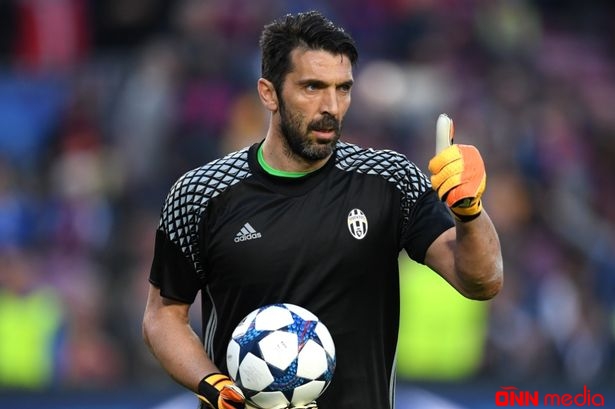 Buffon milliyə qayıdır
