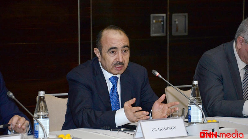 Əli Həsənov: "KİV bütün namizədlər üçün bərabər şərait yaratmalıdır"