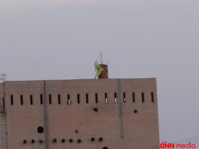 Bayraq atəş açılaraq endirildi