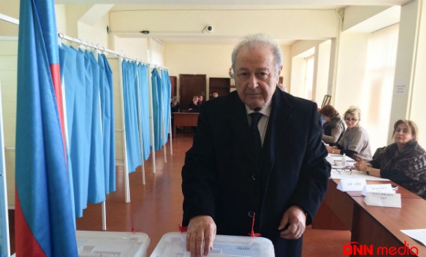 Eks prezident səs verdi