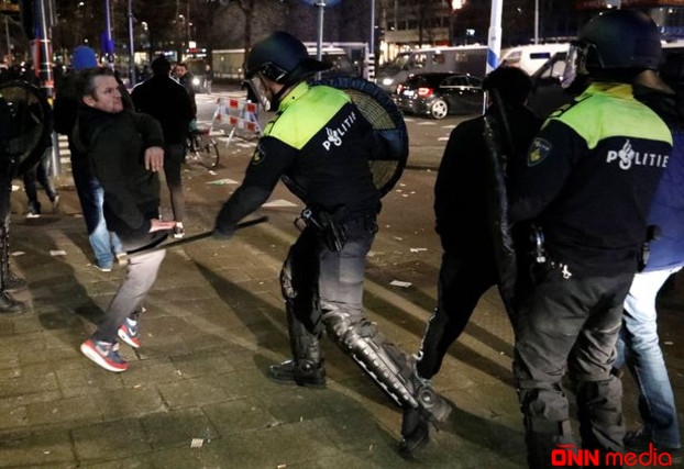 Türkiyənin Hollandiyadakı konsulluğuna hücum olub, 4 nəfər tutulub