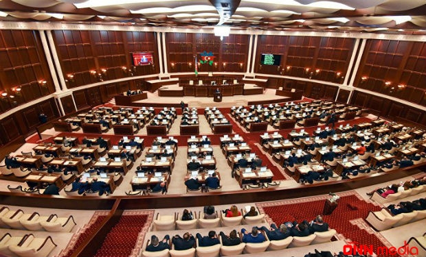 Milli Məclisin iclası başladı