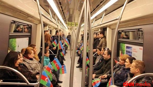 Bakı metrosunda maraqlı fləşmob – VİDEO