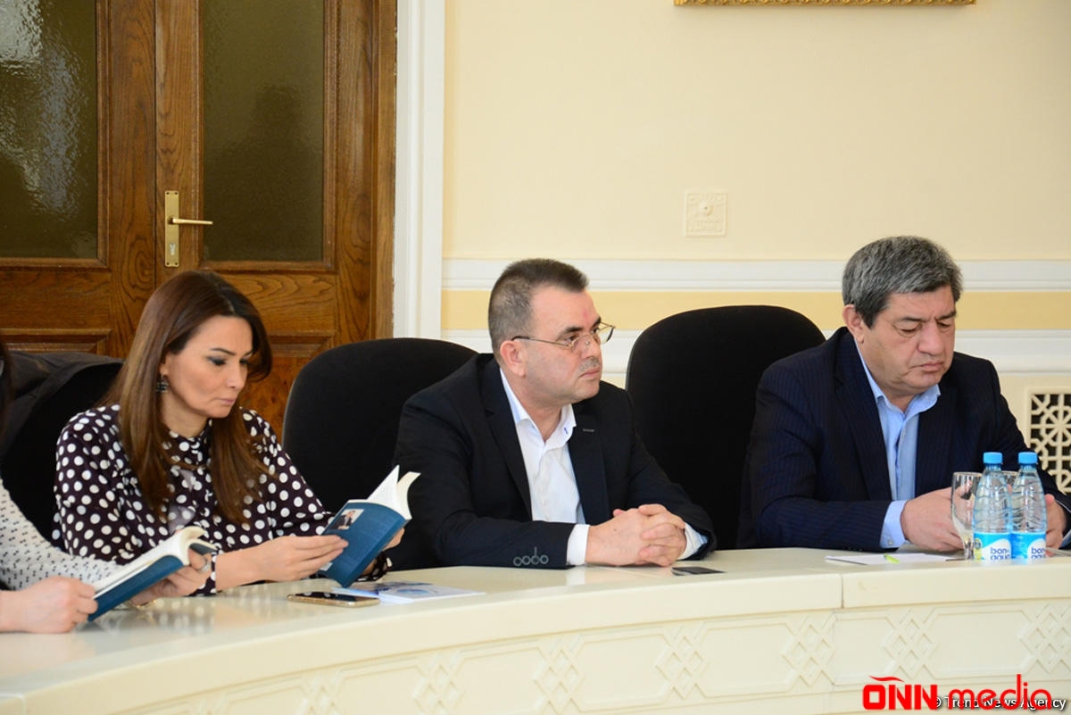 Yunus Oğuzun “Ovçu” romanı Aprel döyüşlərinin tarixidir
