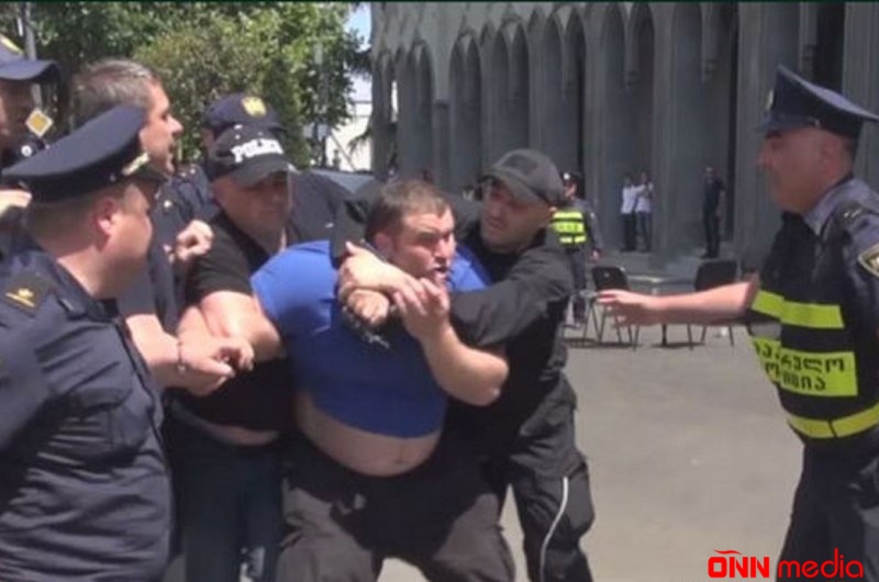 Tbilisidə 19 etirazçı həbs olunub