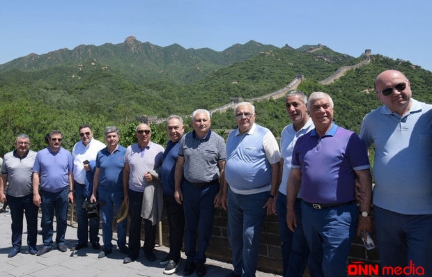 Oqtay Əsədov Çin səddində