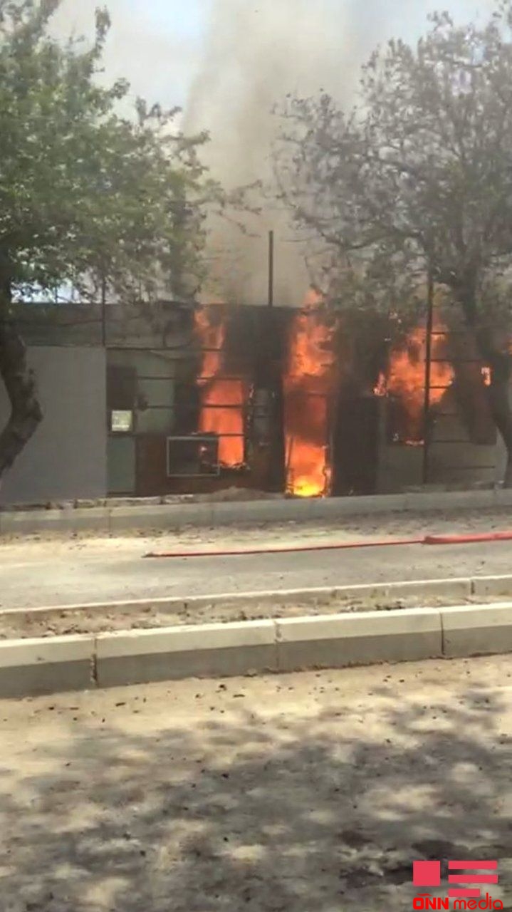 Bakıda boya sexində yanğın