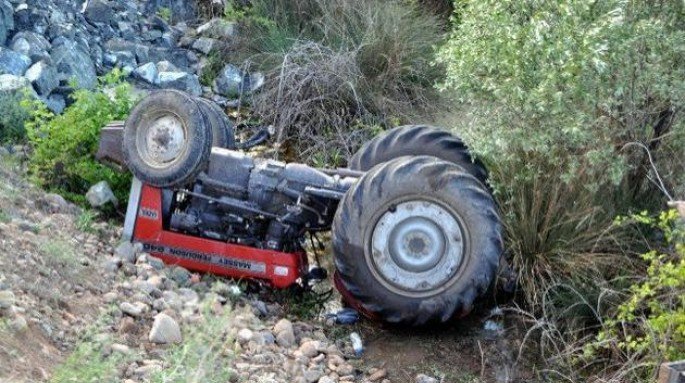 Qubada traktor aşdı - Ölən var