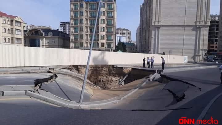 Bakıda avtomobil yolunun çökmə səbəbi nədir?