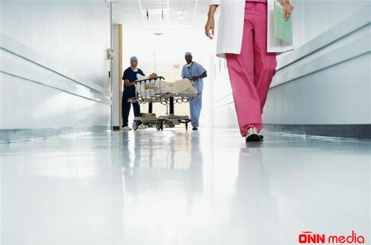 Dünya şöhrətli ifaçı xəstəxanalıq oldu