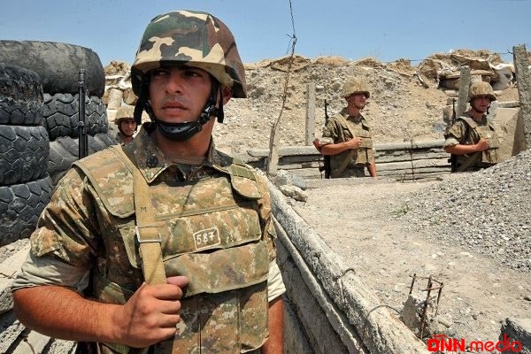Ermənistanda böhran: Hərbçilərin və dövlət məmurlarının maaşları kəsildi