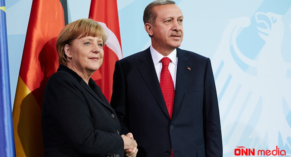 Ərdoğan Merkellə görüşdü