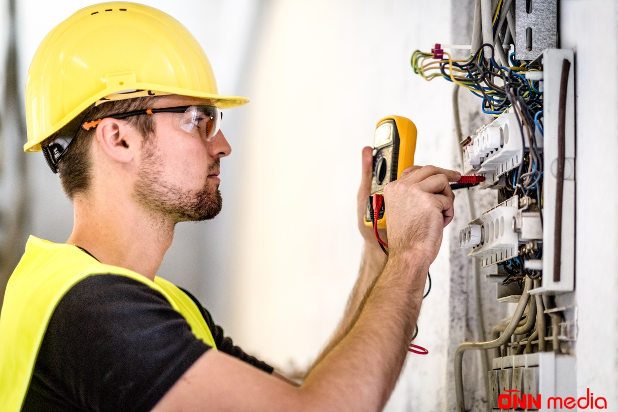 "Dəmir Yolları"nın işçilərini elektrik cərəyanı vurdu - ÖLƏN VAR