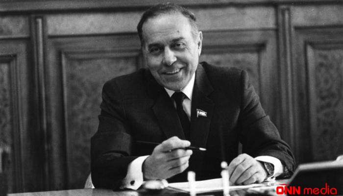 “Görüşənə qədər...” –  Deputatdan Heydər Əliyev haqda təsirli yazı