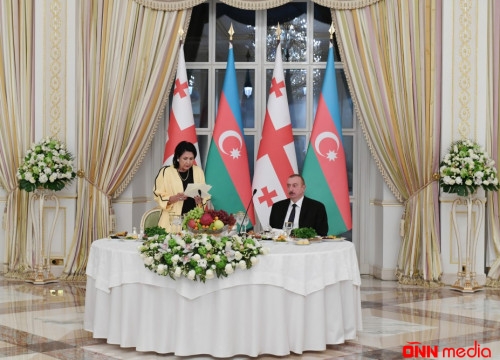 Prezident Bakıda Əli bəy Hüseynzadəni xatırladı