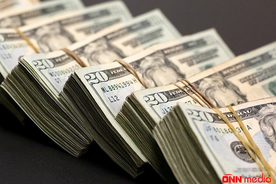 Dollar almaq istəyənlərin NƏZƏRİNƏ