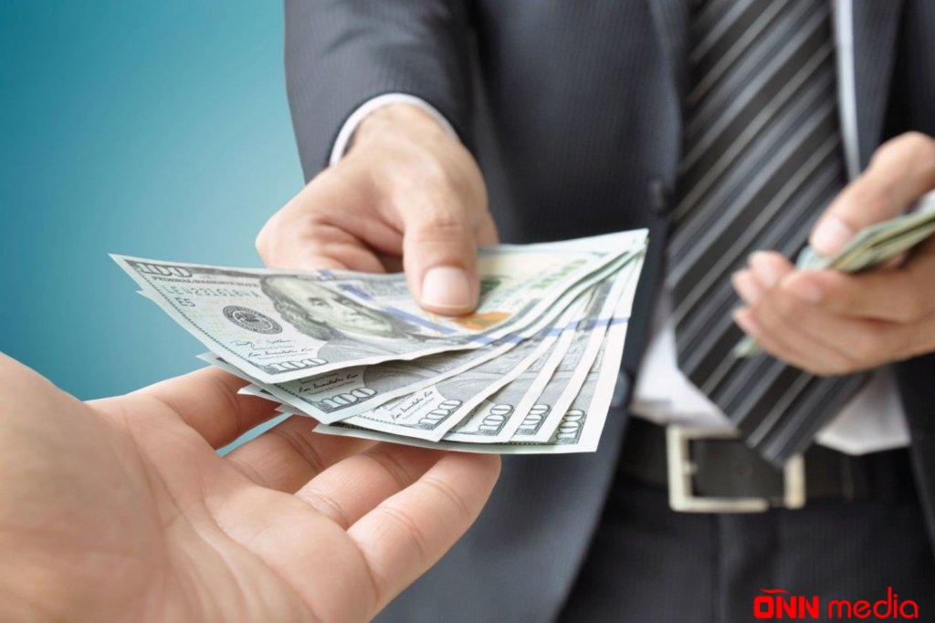 Dollar almaq istəyənlərin NƏZƏRİNƏ