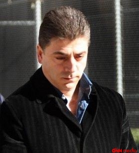 Məşhur mafiya babası evinin qarşısında öldürüldü