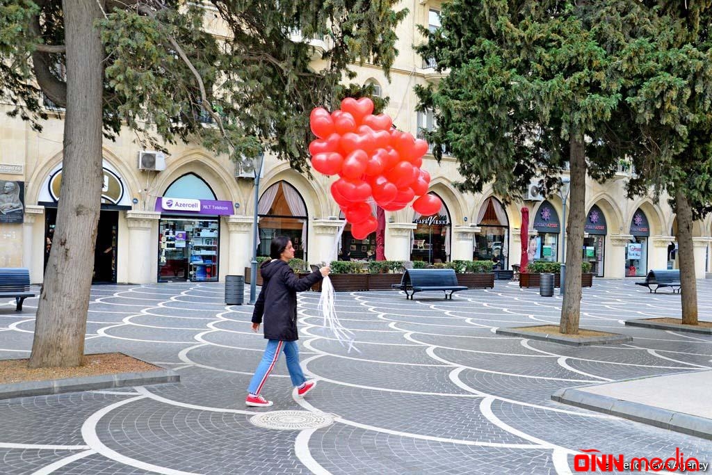 Bayramın mübarək, Azərbaycan qadını! (FOTOREPORTAJ)