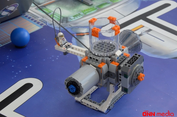 Bakı bulvarında dron və robot nümayişi