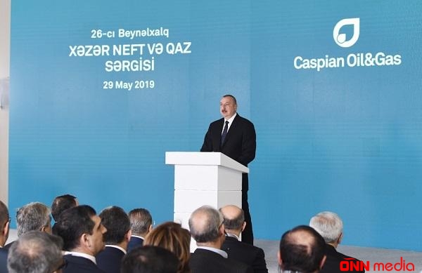 İlham Əliyev beynəlxalq sərgidə - Foto