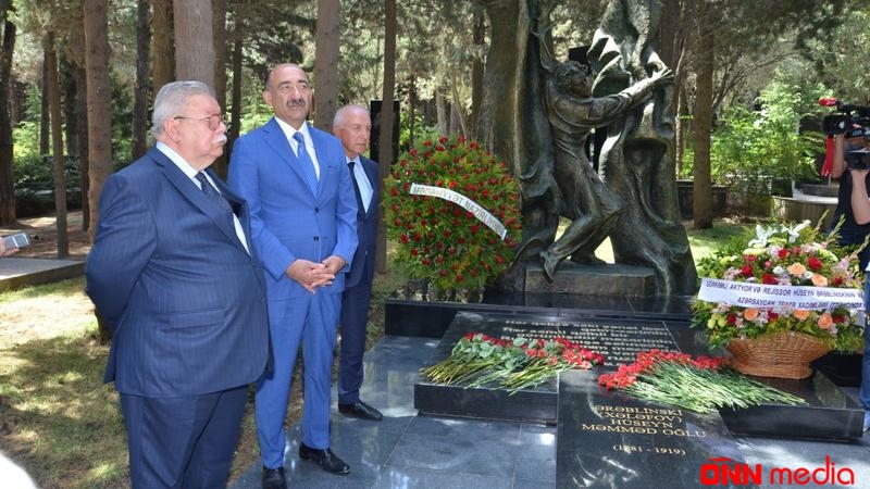 Hüseyn Ərəblinskinin qəbirüstü abidəsinin açılışı oldu