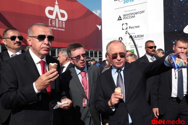 Putin Ərdoğanla dondurma yedi - FOTO