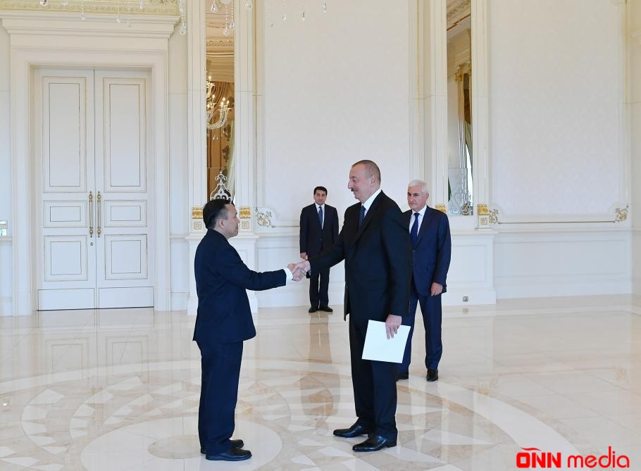 İlham Əliyev Laosun səfirini qəbul etdi