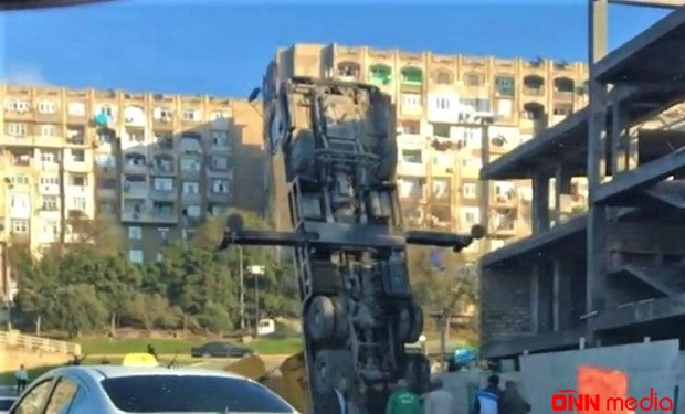 Bakıda kran aşdı