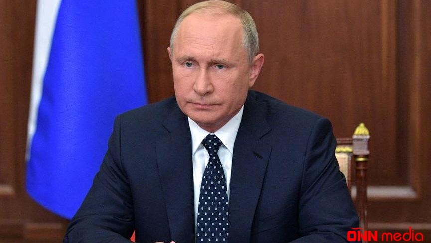 Putinlə Merkelin telefon danışığı oldu