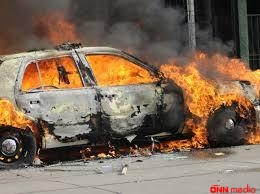 Bakıda "Kia" maneəyə çırpılıb alışdı