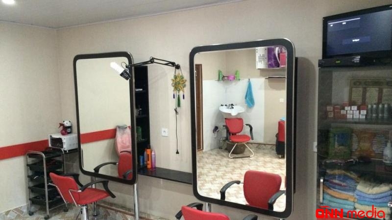 Bakının mərkəzində bərbər və müştəriləri cəzalandırıldı