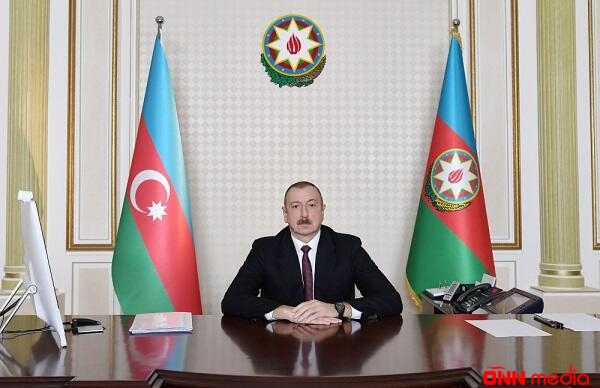 İlham Əliyev nazirlərlə iclas keçirdi