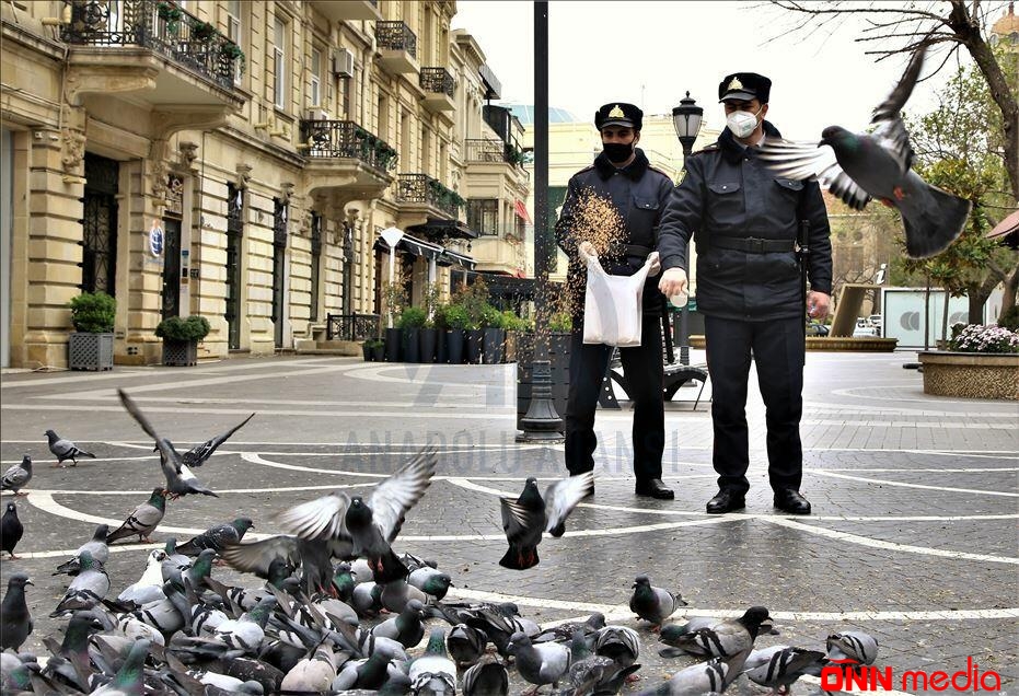 Bakı polisləri xarici mətbuatda - FOTOLAR
