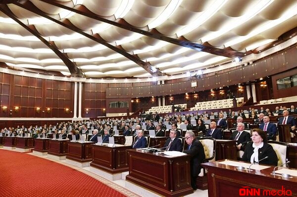 Milli Məclisin növbəti iclası başladı