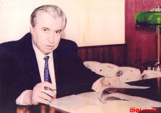 Qorbaçovu ayağa qalxmağa məcbur edən Tofiq İsmayılov