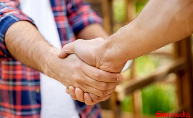 Salamlaşmağın bir qaydası varmı? Varsa necə olmalıdır?