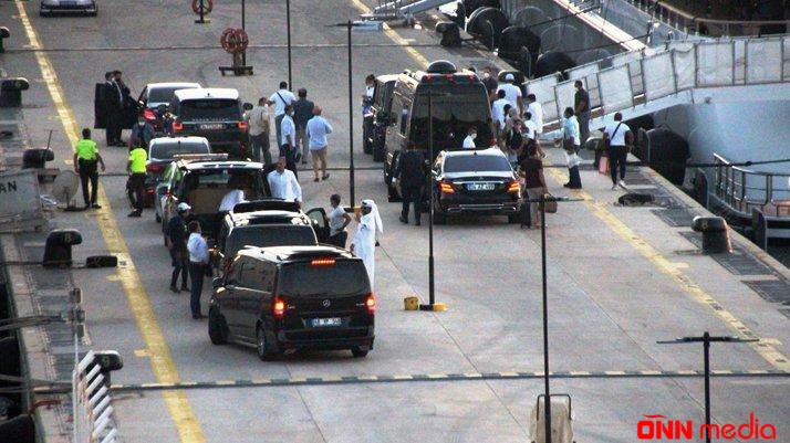 Şeyxin ailəsi istirahətdə: 300 milyonluq yaxta...