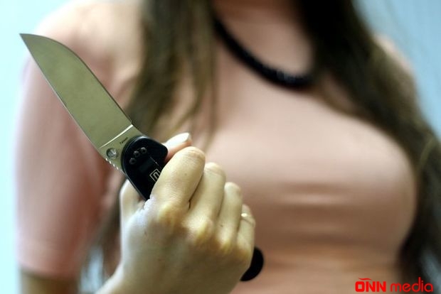DƏHŞƏTLİ QƏTL: Bakıda qız onu danlayan 83 yaşlı anasına 49 bıçaq VURDU
