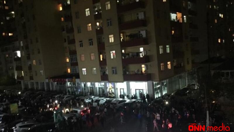 Əhalinin QƏLƏBƏ SEVİNCİ: Üç rəngli bayrağımızla...