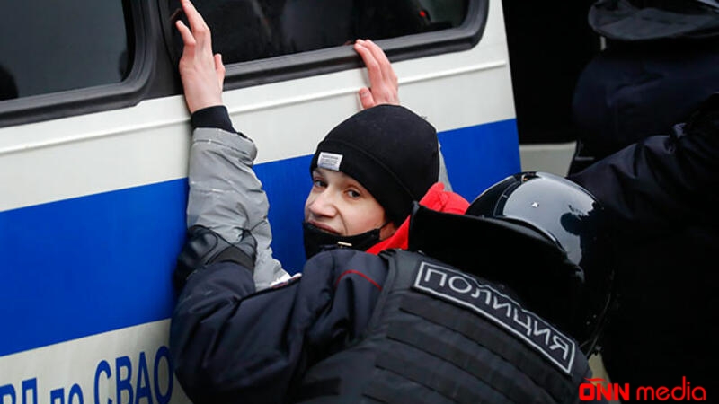 Moskva polisi 15 azyaşlını HƏBS ETDİ